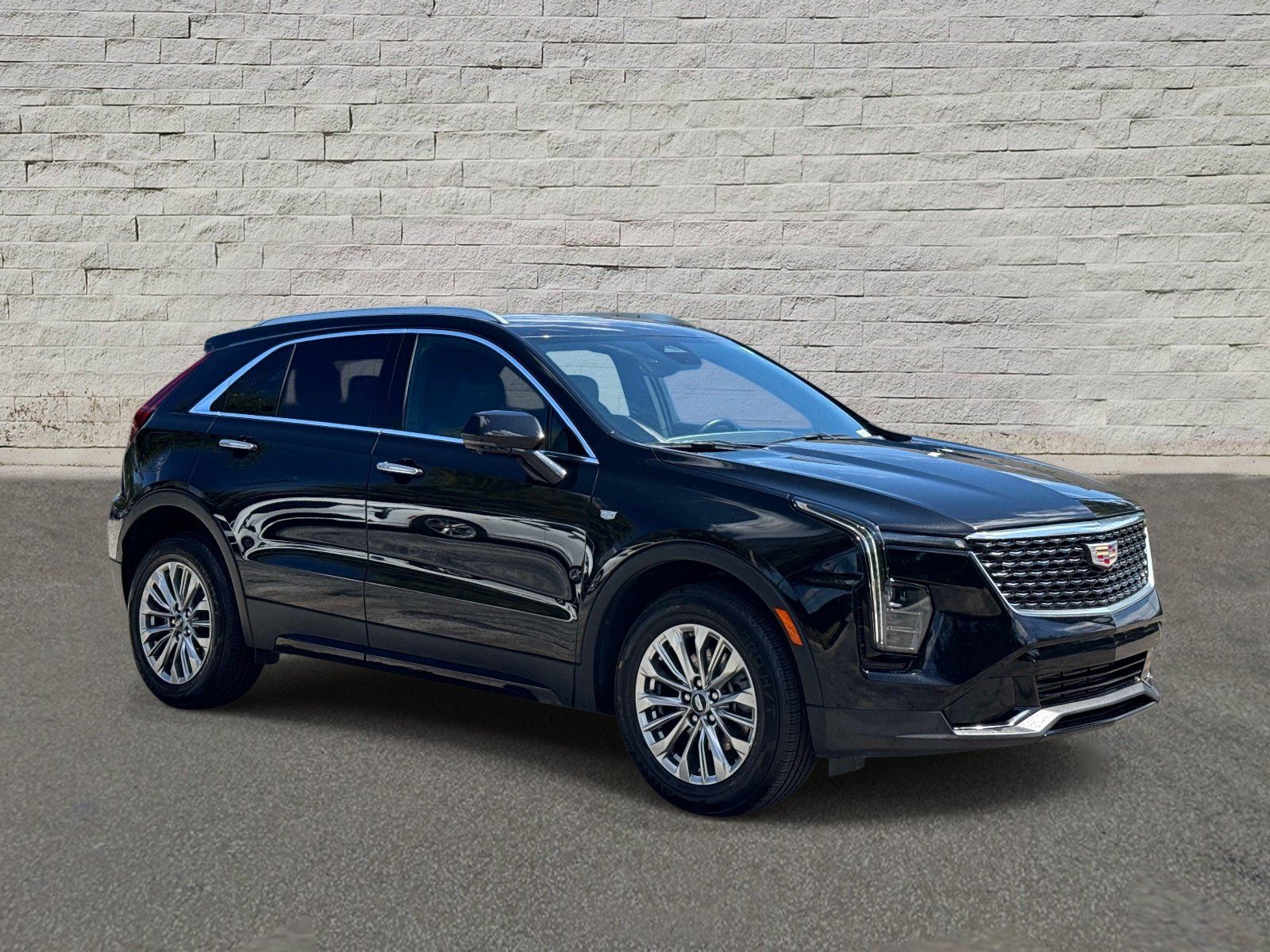 Certified 2025 Cadillac XT4 Premium Luxury FWD image 6