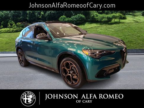 New 2025 Alfa Romeo Stelvio Sprint image 1