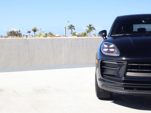 New 2026 Porsche Macan image 12