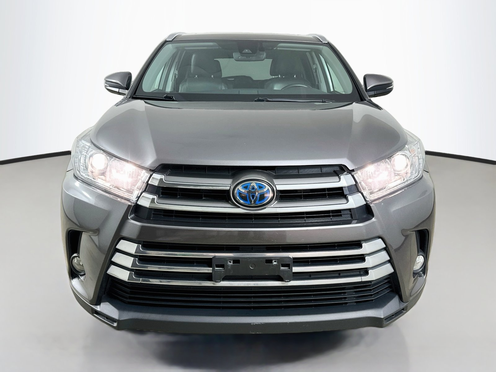 Used 2018 Toyota Highlander Limited AWD/4WD image 2