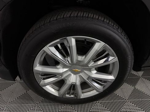 Used 2024 Chevrolet Suburban High Country w/ Premium Package 2 RWD image 12