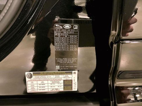 New 2026 Land Rover Defender 110 X-Dynamic SE image 18