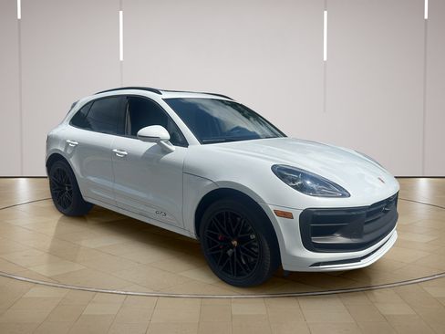 New 2026 Porsche Macan GTS AWD/4WD image 9