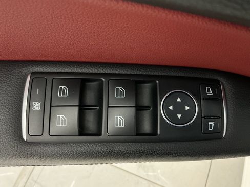 Used 2013 Mercedes-Benz E 550 Coupe image 37