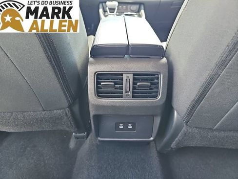 Used 2025 Nissan Rogue SV FWD image 20