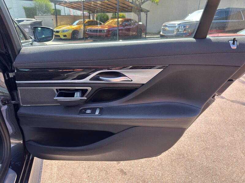 Used 2019 BMW 740i w/ M Sport Package RWD image 36