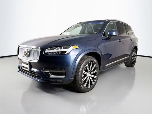 Certified 2025 Volvo XC90 B6 Core image 3