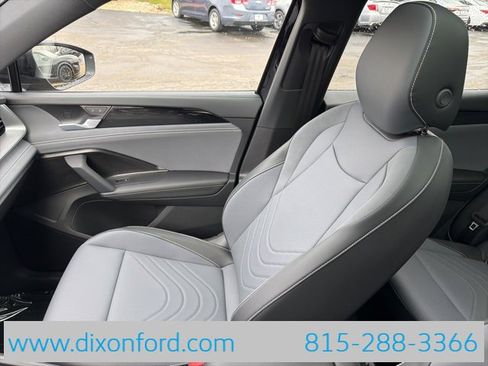 New 2026 Volkswagen Tiguan SE R-Line image 20