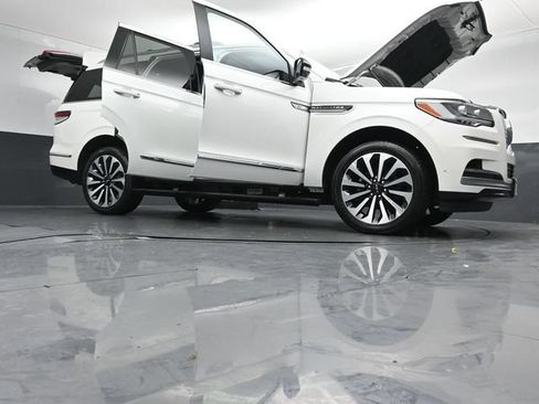 Certified 2023 Lincoln Navigator Reserve AWD/4WD image 55