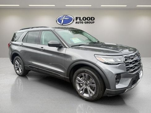 New 2026 Ford Explorer Active w/ Active Comfort Package AWD/4WD image 1