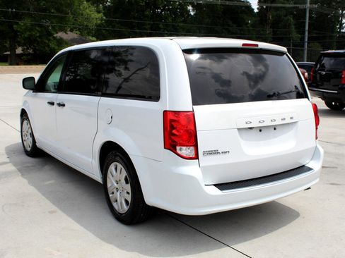 Used 2020 Dodge Grand Caravan SE image 22