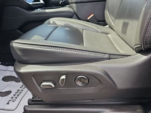 Used 2025 GMC Yukon Denali image 34