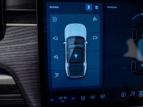 Used 2024 Rivian R1S Adventure image 25