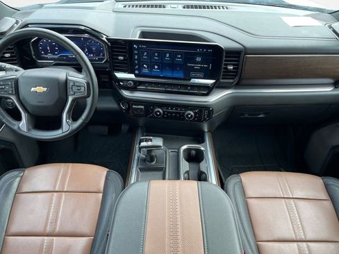 Used 2024 Chevrolet Silverado 1500 High Country w/ High Country Premium Package image 11