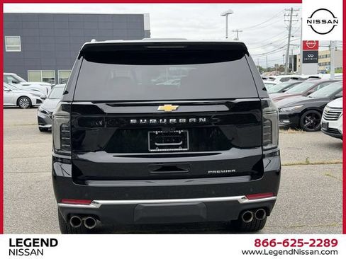 Used 2025 Chevrolet Suburban Premier AWD/4WD image 6