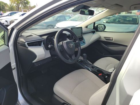 Used 2022 Toyota Corolla LE FWD image 19