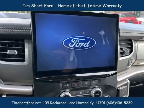 Used 2024 Ford Expedition XLT image 11