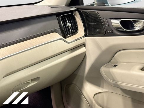 Used 2022 Volvo XC60 B6 Inscription w/ Advanced Package image 26