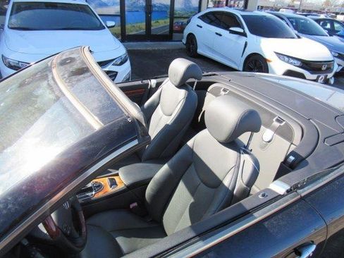 Used 2005 Mercedes-Benz SL 500 image 8