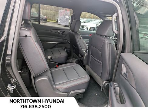 Used 2025 Chevrolet Traverse Z71 w/ Enhanced Driving Package image 41