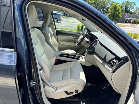 Certified 2025 Volvo XC90 B6 Plus w/ Protection Package Premier AWD/4WD image 15