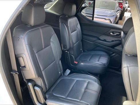 Used 2022 Chevrolet Traverse RS image 18