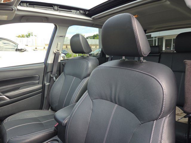 Used 2017 Subaru Forester 2.5i Touring AWD/4WD image 5