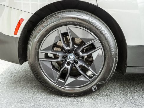Used 2024 BMW iX xDrive50 w/ Premium Package AWD/4WD image 31