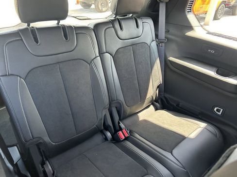 New 2025 Jeep Grand Cherokee L Altitude image 28