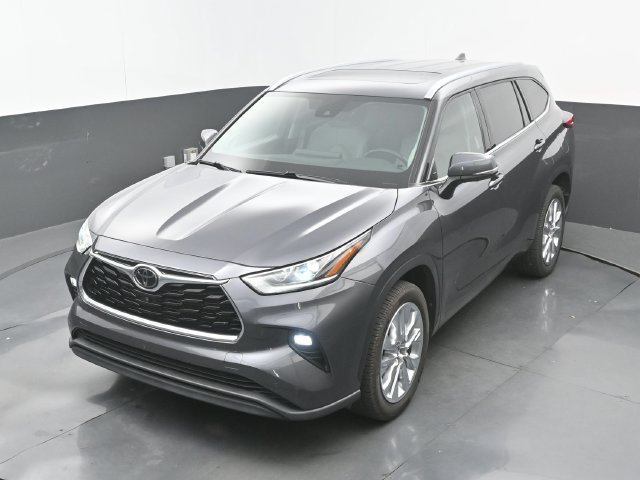 Used 2021 Toyota Highlander Limited FWD image 16