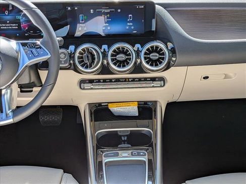 New 2026 Mercedes-Benz GLA 250 image 11