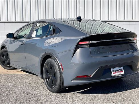 New 2026 Toyota Prius Plug-In Hybrid FWD image 3