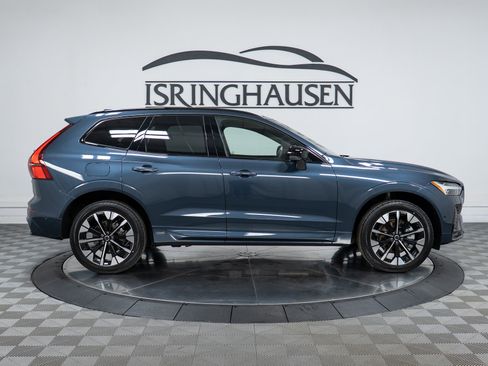 New 2026 Volvo XC60 B5 Plus w/ Protection Package Premier image 4