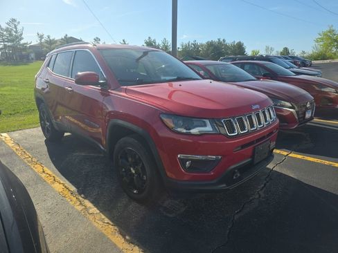 Used 2018 Jeep Compass Latitude w/ Popular Equipment Group image 3