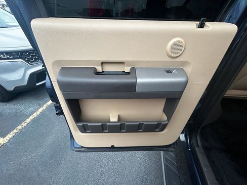 Used 2014 Ford F250 Lariat w/ Lariat Interior Package image 20