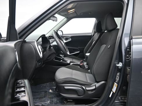 Used 2023 Kia Soul LX w/ Option Group 015 image 28