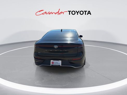 Used 2023 Toyota Crown XLE image 7