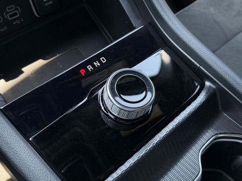 Used 2025 Jeep Grand Cherokee Altitude RWD image 23