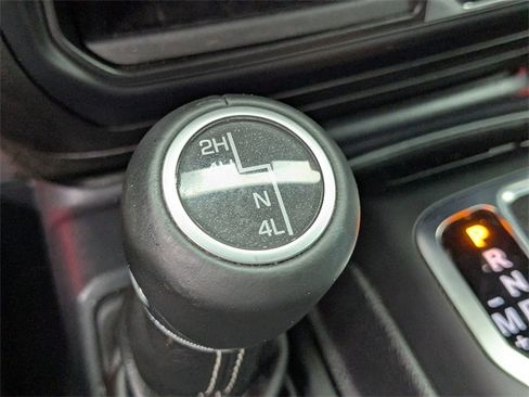 Used 2020 Jeep Gladiator Overland image 26