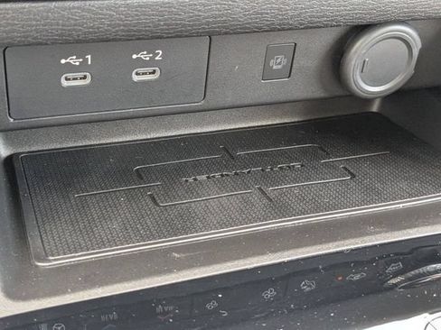 Used 2025 Mitsubishi Outlander AWD image 26