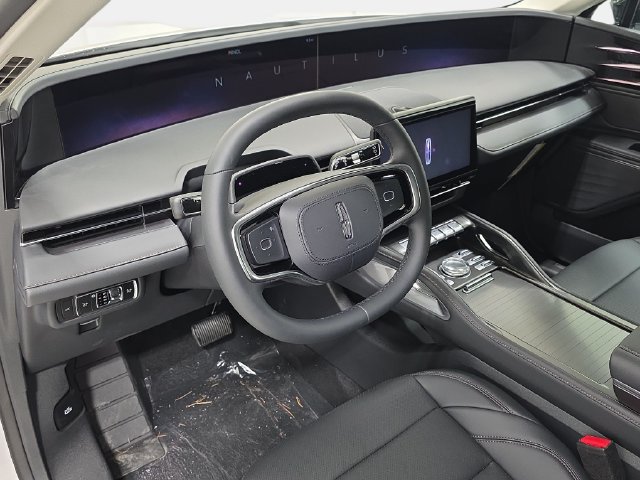 New 2026 Lincoln Nautilus Premier AWD/4WD image 13