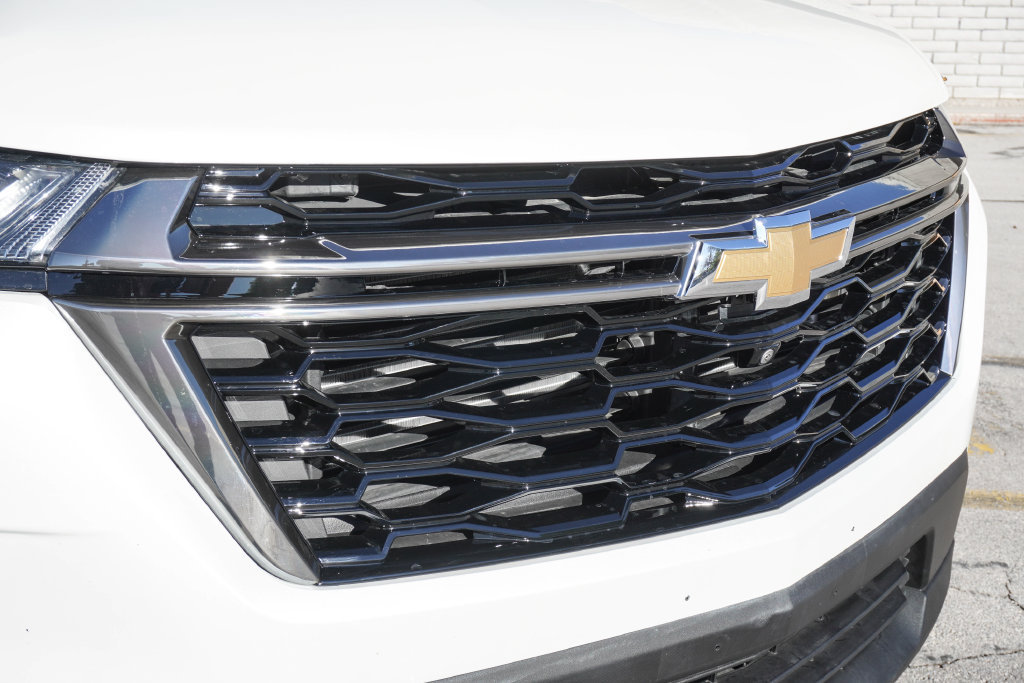 Used 2023 Chevrolet Traverse High Country w/ LPO, Floor Liner Package AWD/4WD image 8