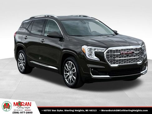 Certified 2023 GMC Terrain Denali w/ Denali Premium Package AWD/4WD image 7