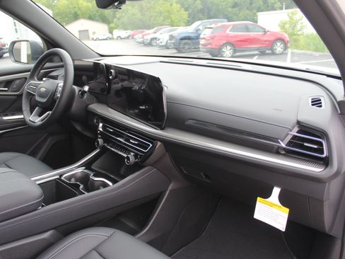 New 2026 Chevrolet Traverse LT w/ Sun and Wheel Package AWD/4WD image 15