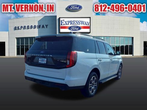 Used 2025 Ford Expedition Active AWD/4WD image 7