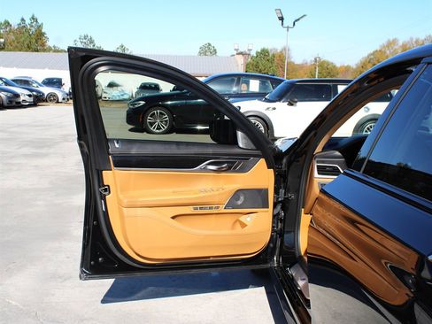 Used 2018 BMW 740i image 37