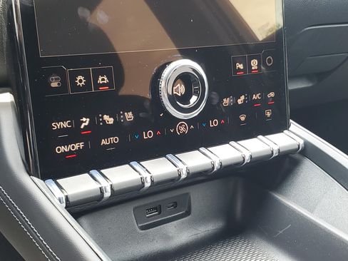 New 2027 GMC Terrain Elevation w/ Elevation Premium Package FWD image 30