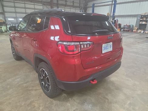 Used 2025 Jeep Compass Trailhawk AWD/4WD image 8