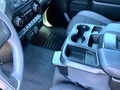 Used 2022 Chevrolet Silverado 1500 Custom RWD image 17