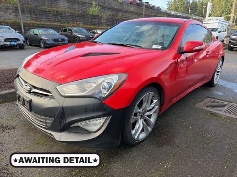 Used 2015 Hyundai Genesis 3.8 image 1